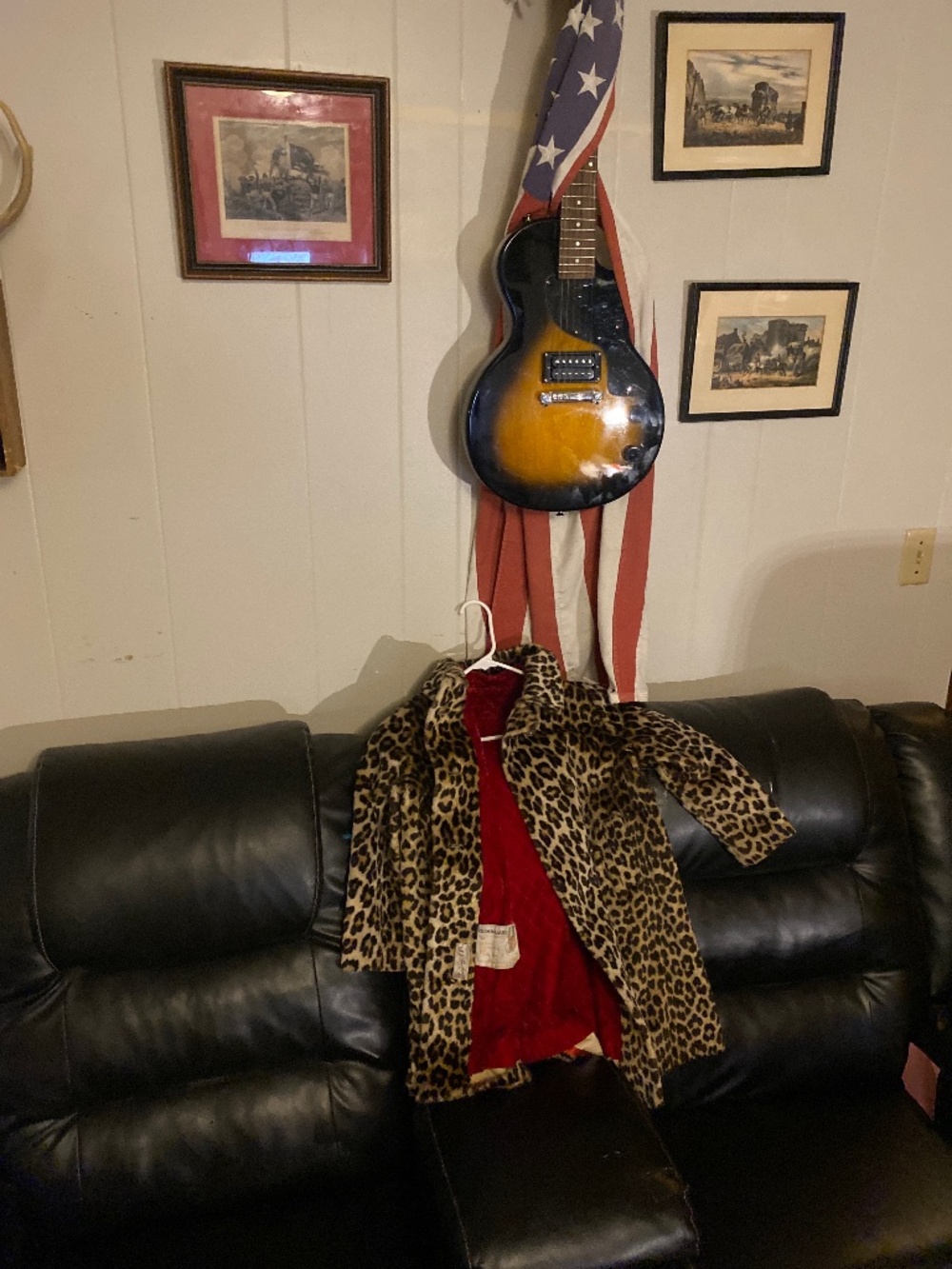 Vintage 1950s-60s ladies leaped print jacket with quilted red velvet. Super nice